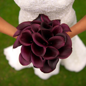 Deep-Divine-Calla-Lily-Bridal-Bouquet