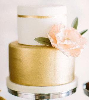 blush-pink-and-gold-metallic-wedding-cakes