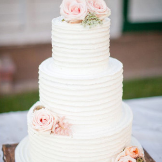 rustic-themed-wedding-cake-ideas-with-blush-roses